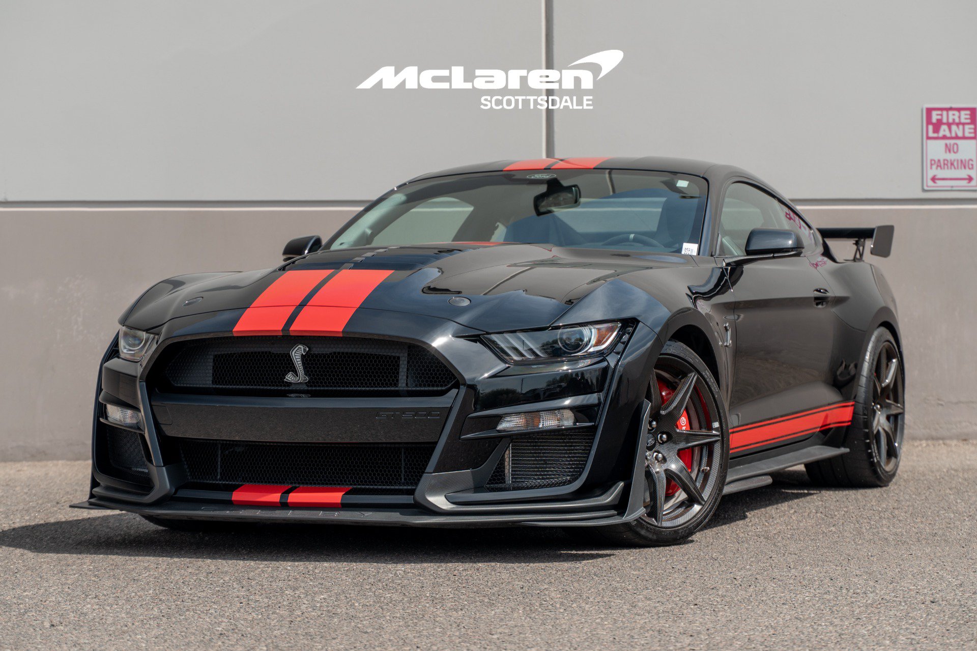 Used 2022 Ford Mustang Shelby GT500 w/ Carbon Fiber Track Pack RWD image 2