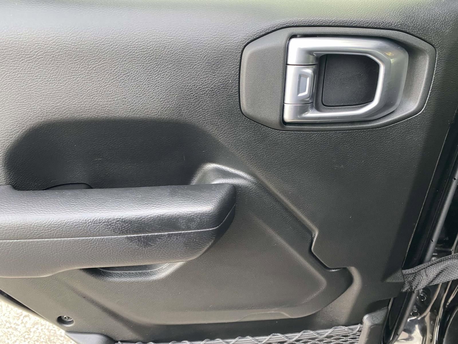 Used 2023 Jeep Gladiator Sport image 14