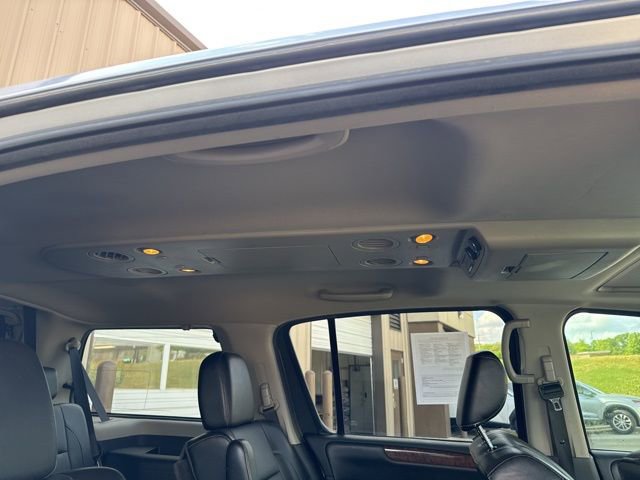 Used 2012 Nissan Armada Platinum RWD image 17