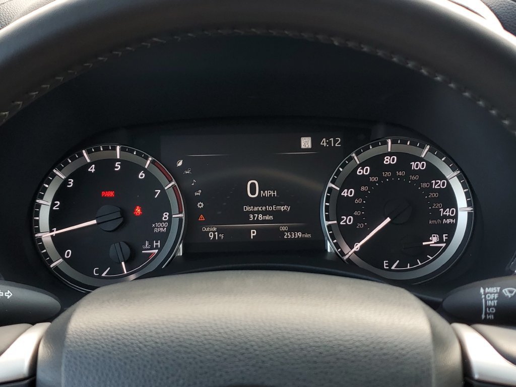Used 2023 Toyota Highlander XLE FWD image 23