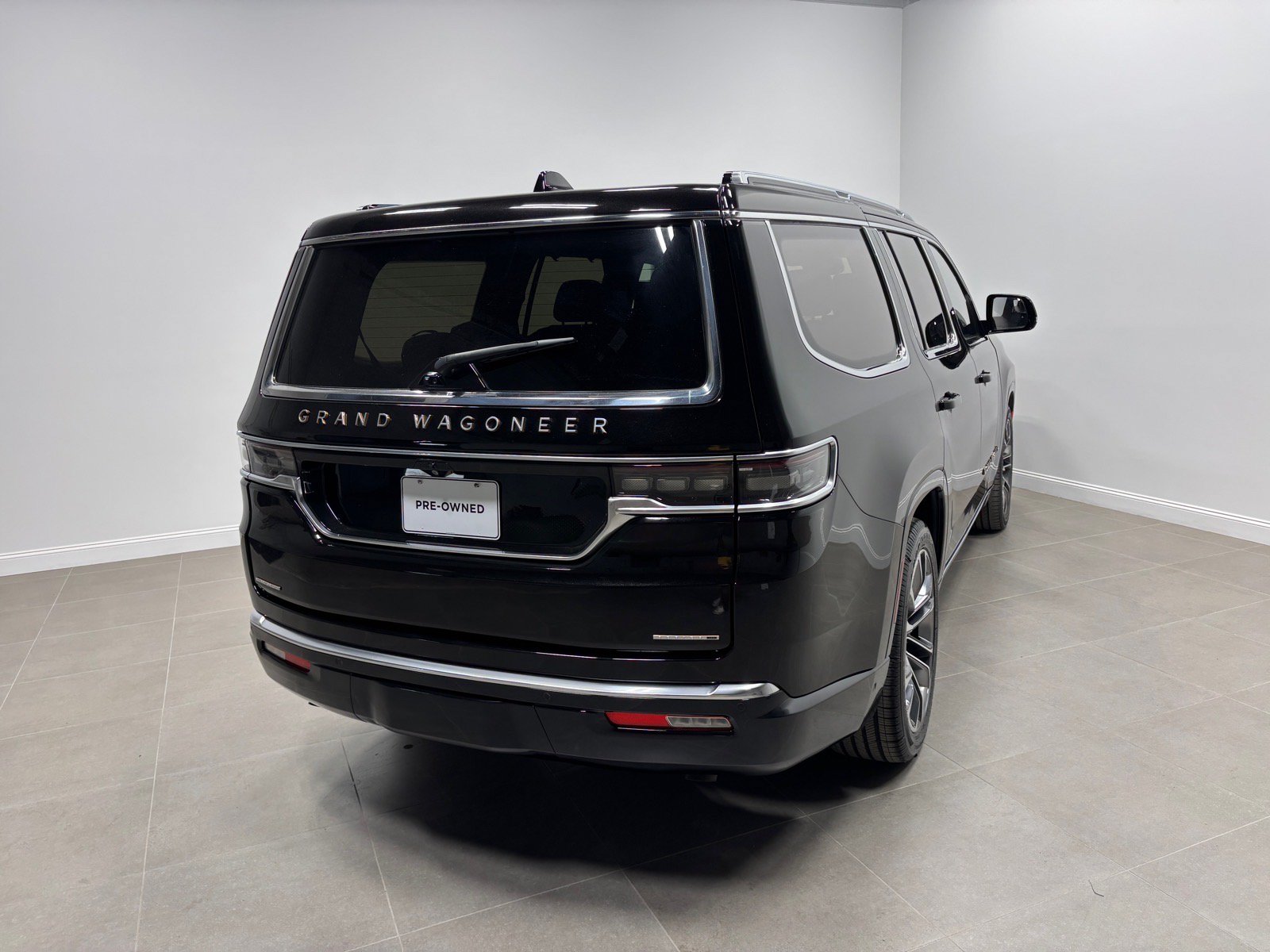Used 2022 Jeep Grand Wagoneer Series III w/ Rear Seat Video Group 1 AWD/4WD image 7