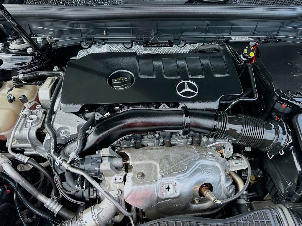 Used 2022 Mercedes-Benz GLB 250 4MATIC w/ Premium Package Lite image 28