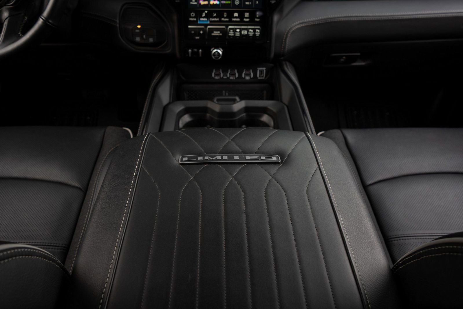 Used 2025 RAM 3500 Limited image 31