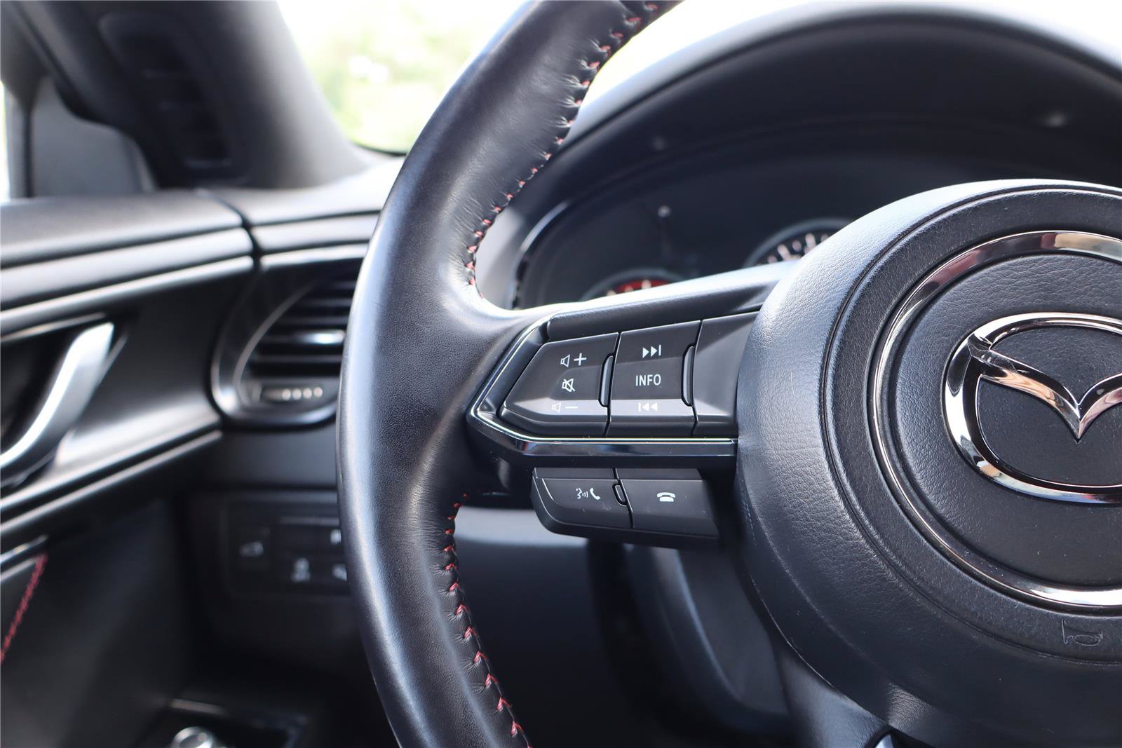 Used 2023 MAZDA CX-9 Carbon Edition AWD/4WD image 16