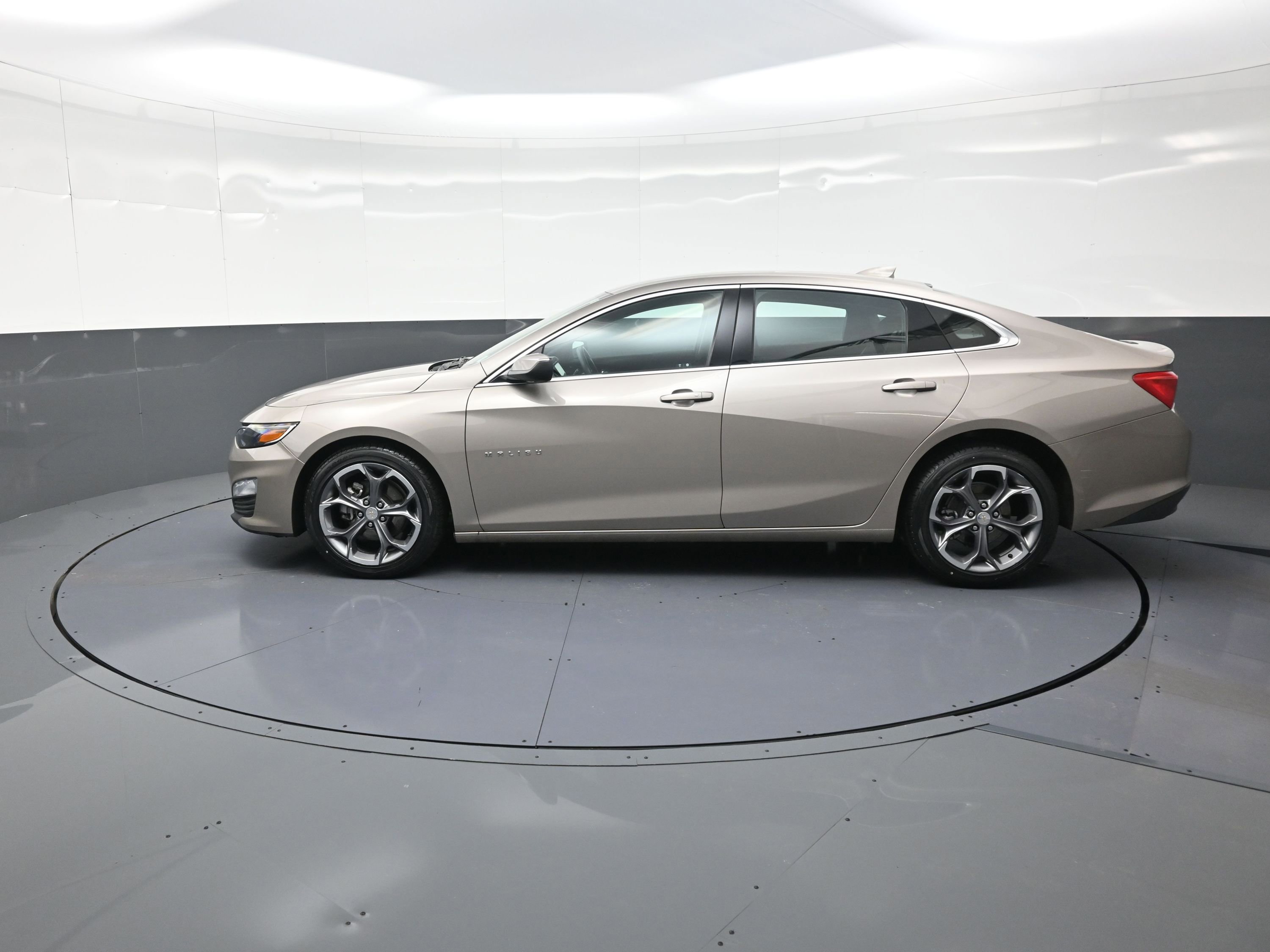 Used 2024 Chevrolet Malibu LT image 6