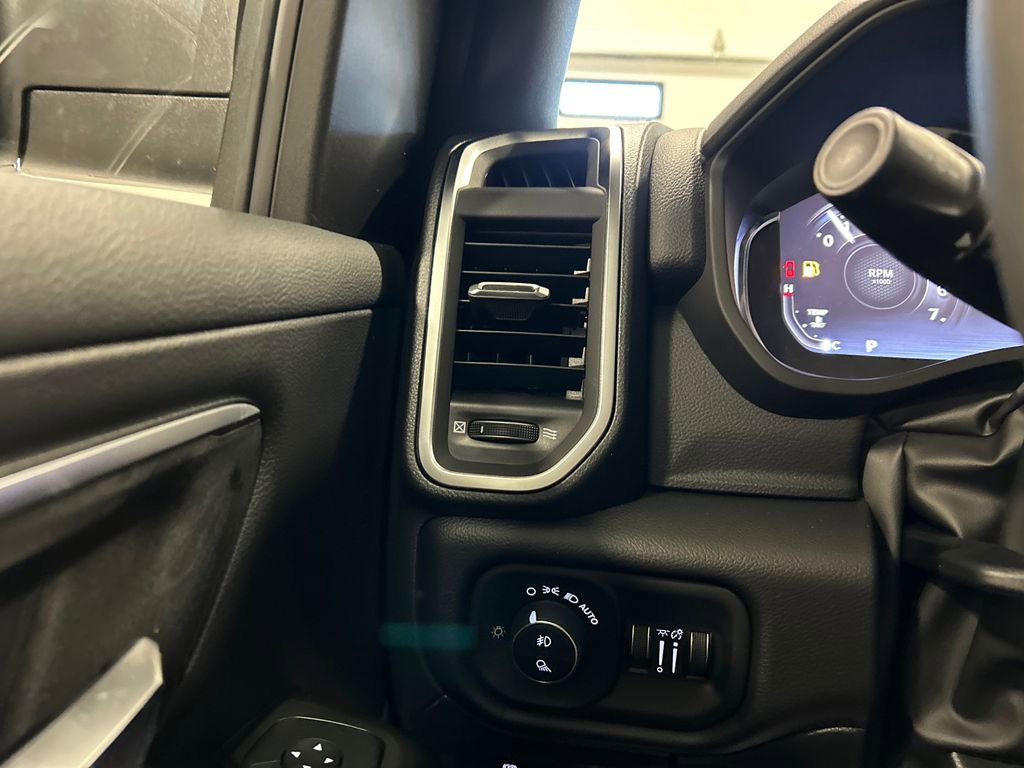 New 2026 RAM 1500 4x4 Crew Cab image 18