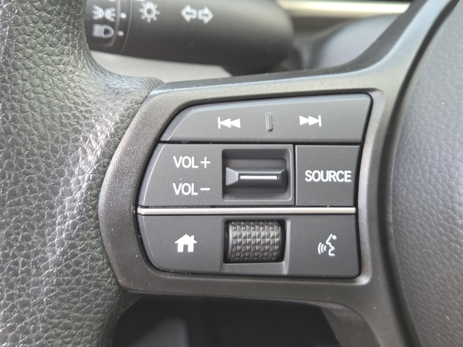 Used 2025 Honda CR-V LX image 31