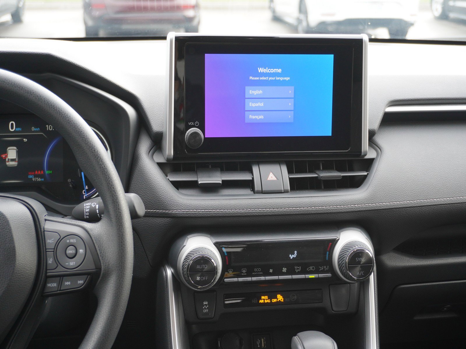 Used 2025 Toyota RAV4 XLE image 17