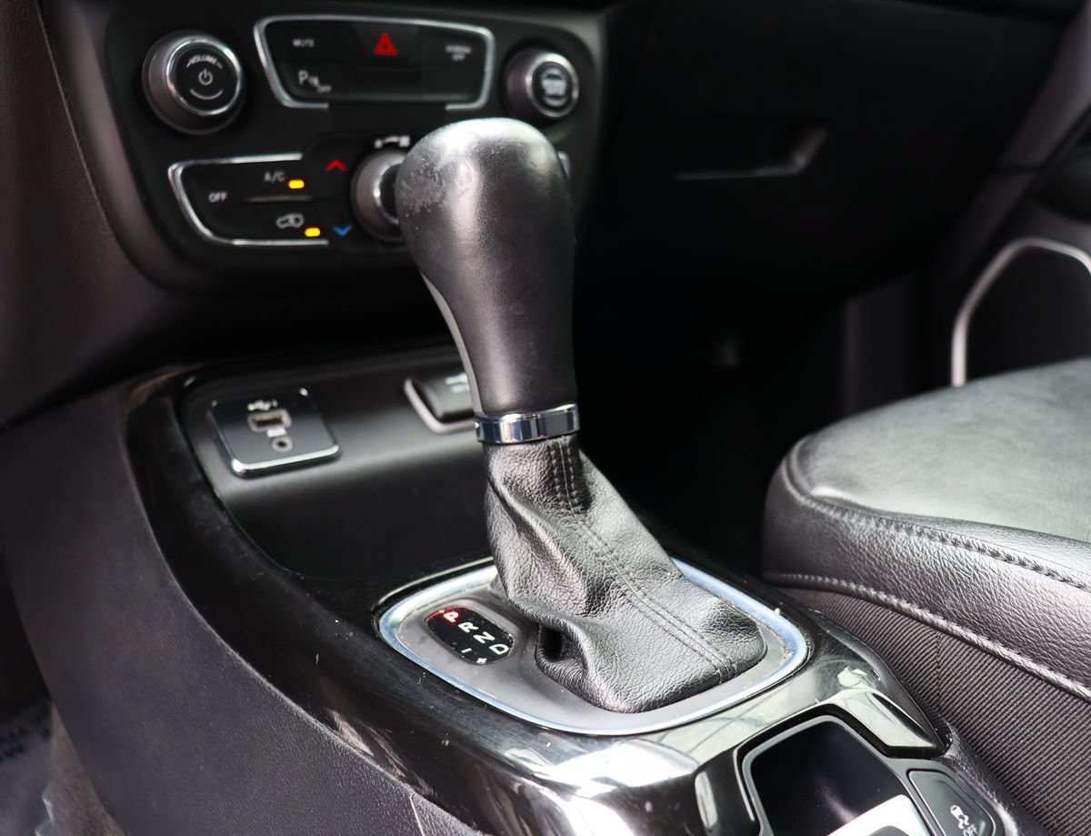 Used 2019 Jeep Compass Latitude FWD image 51