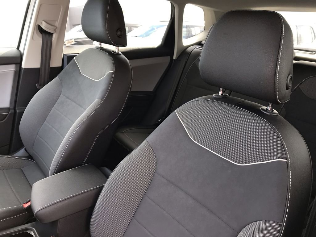 Used 2024 Volkswagen Taos SE image 11