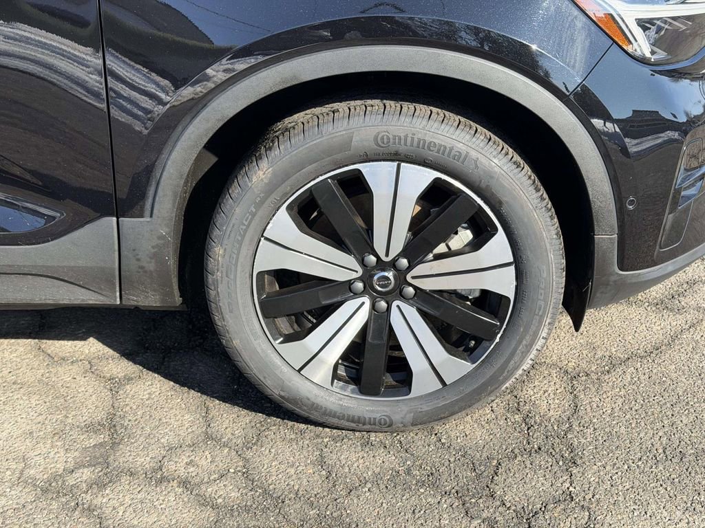 Used 2023 Volvo XC40 Recharge Plus image 24