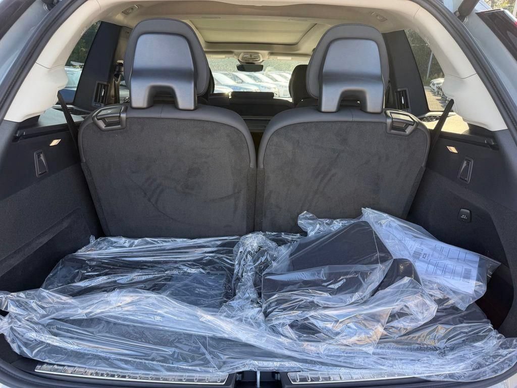 New 2026 Volvo XC90 T8 Plus w/ Protection Package AWD/4WD image 25