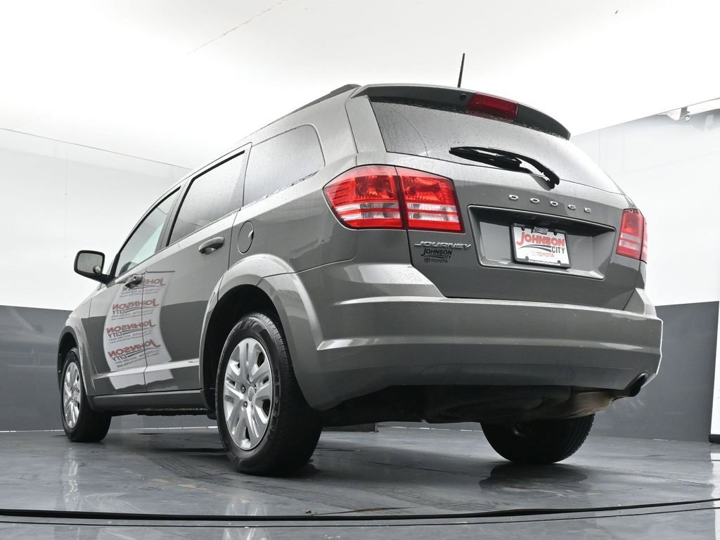Used 2019 Dodge Journey SE image 39