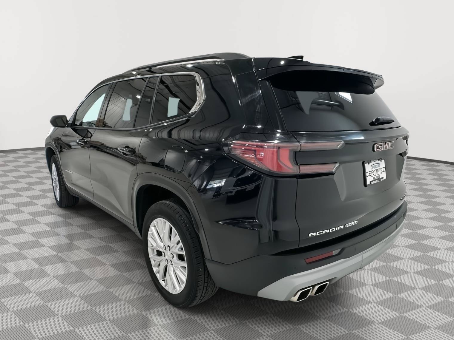 Used 2025 GMC Acadia Elevation w/ Elevation Premium Package AWD/4WD image 3