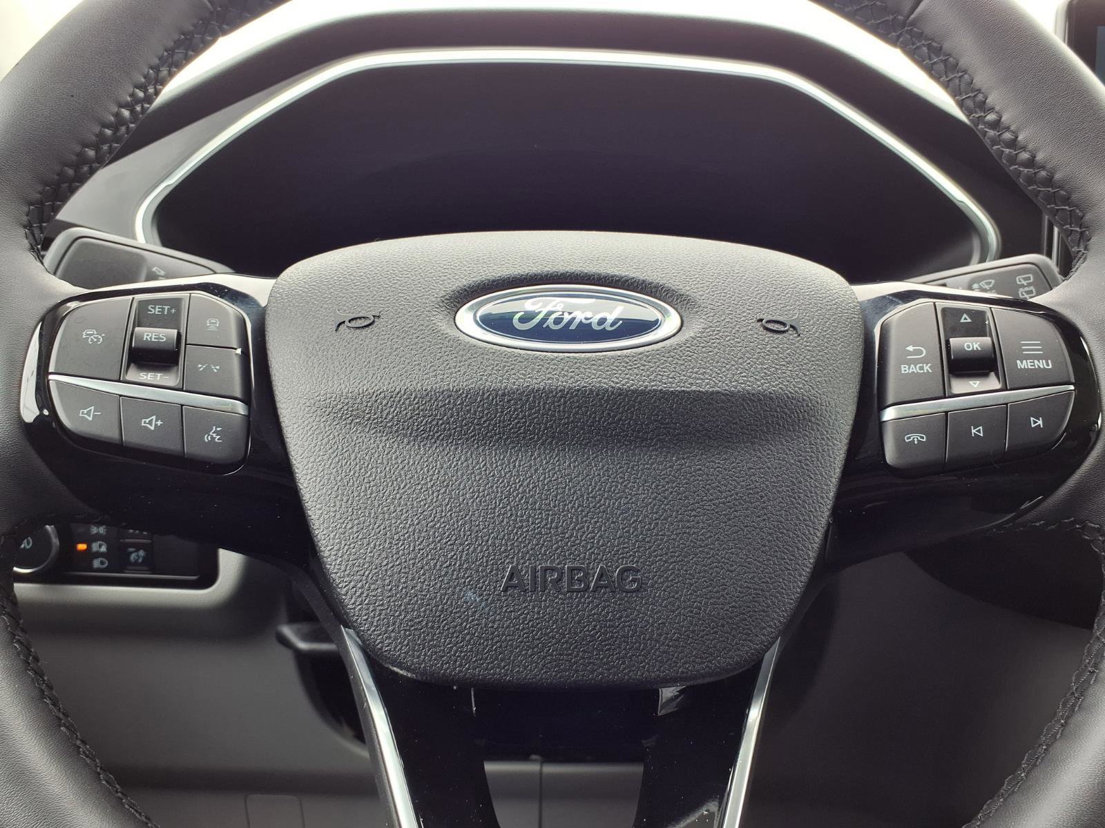 Used 2023 Ford Escape Platinum AWD/4WD image 16