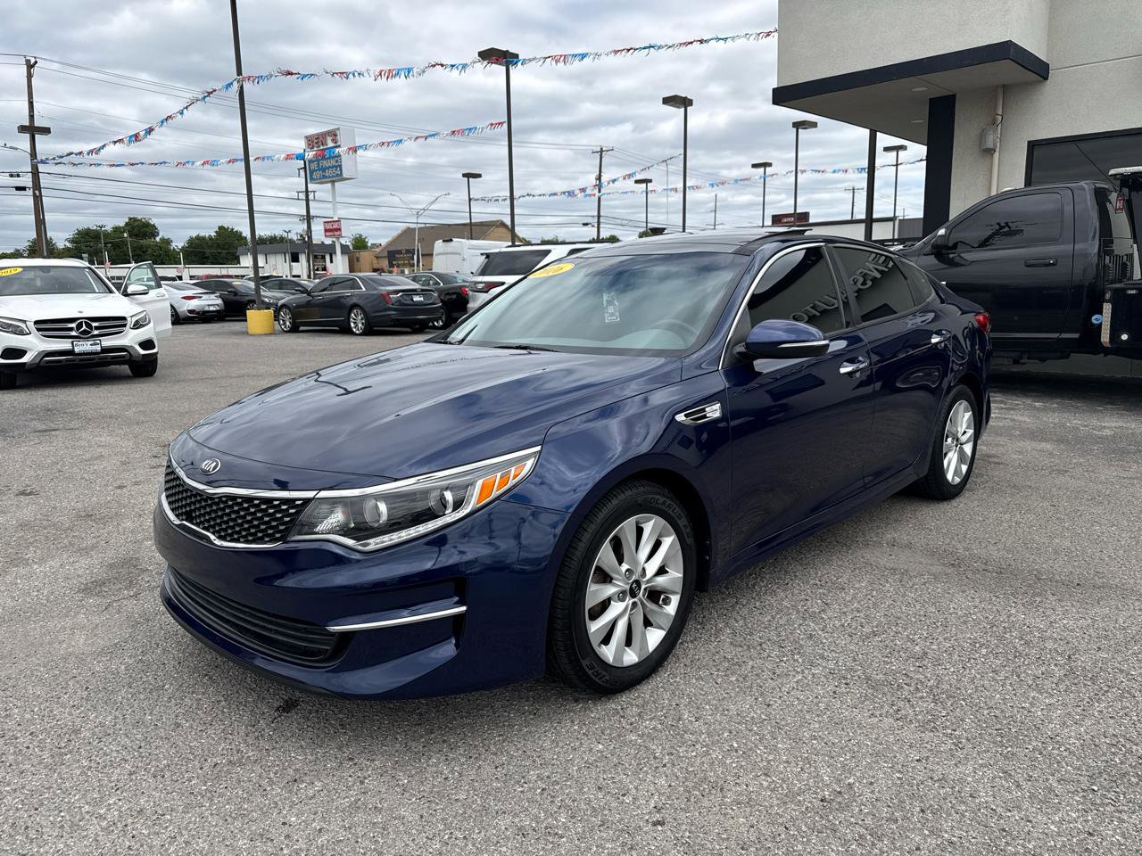 Used 2016 Kia Optima EX w/ Premium Package FWD image 2