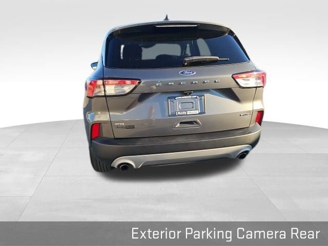 Used 2022 Ford Escape SE image 17