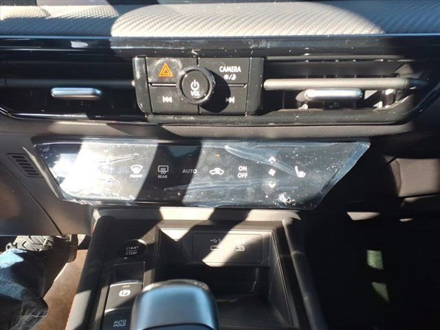 New 2026 Nissan Kicks SR image 13