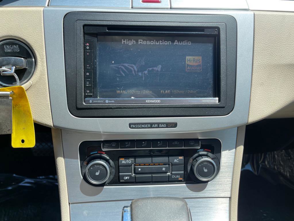 Used 2009 Volkswagen CC Luxury image 20