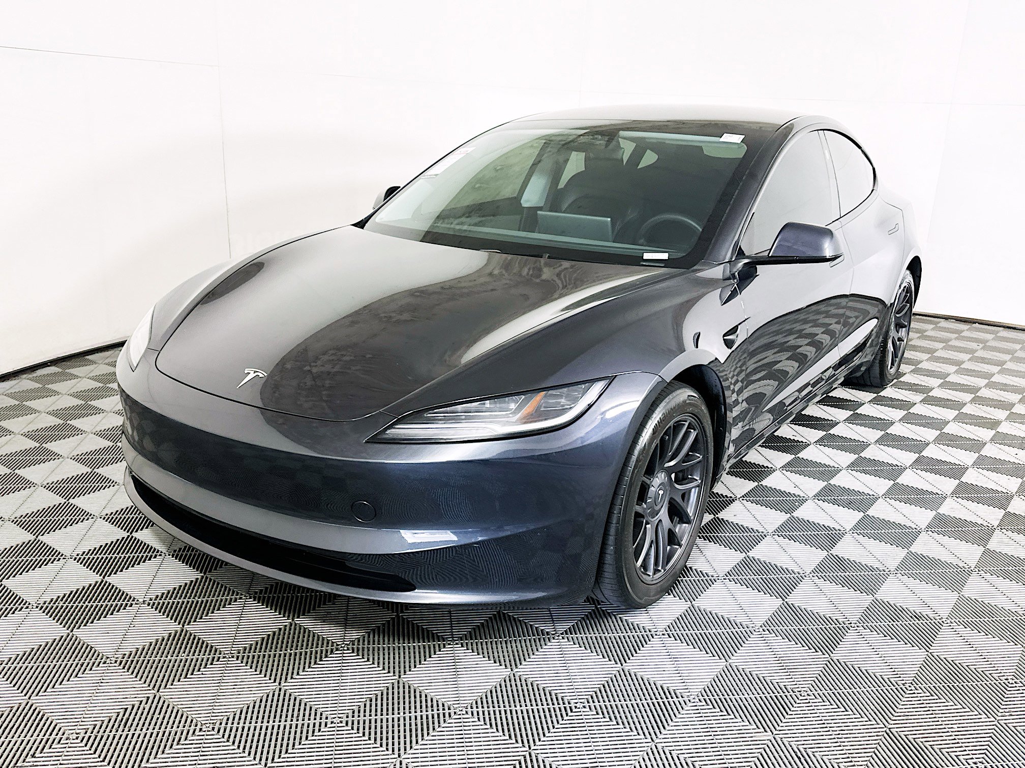 Used 2024 Tesla Model 3 Standard Range RWD image 7