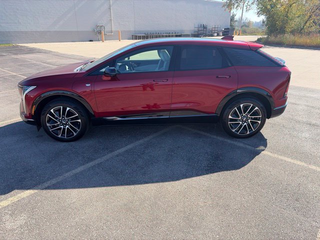 Used 2026 Cadillac Optiq Sport 1 AWD/4WD image 3