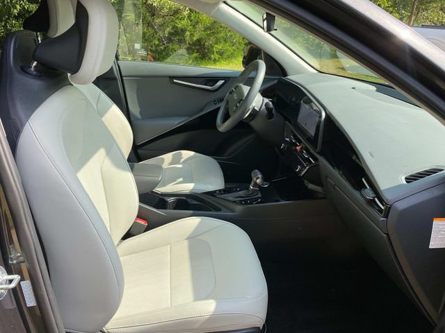 Used 2023 Kia Niro EX Touring FWD image 33