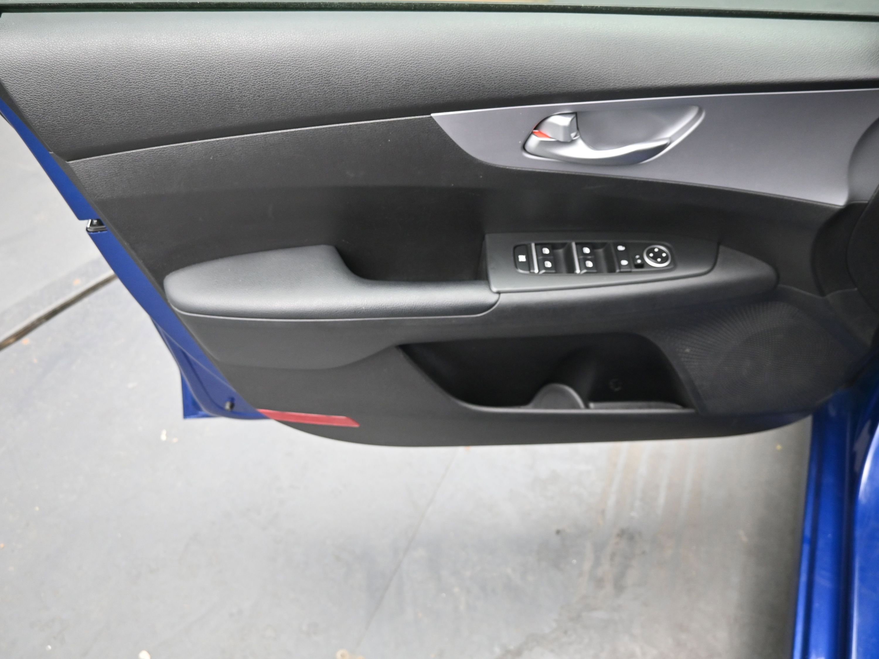 Used 2023 Kia Forte LXS image 15