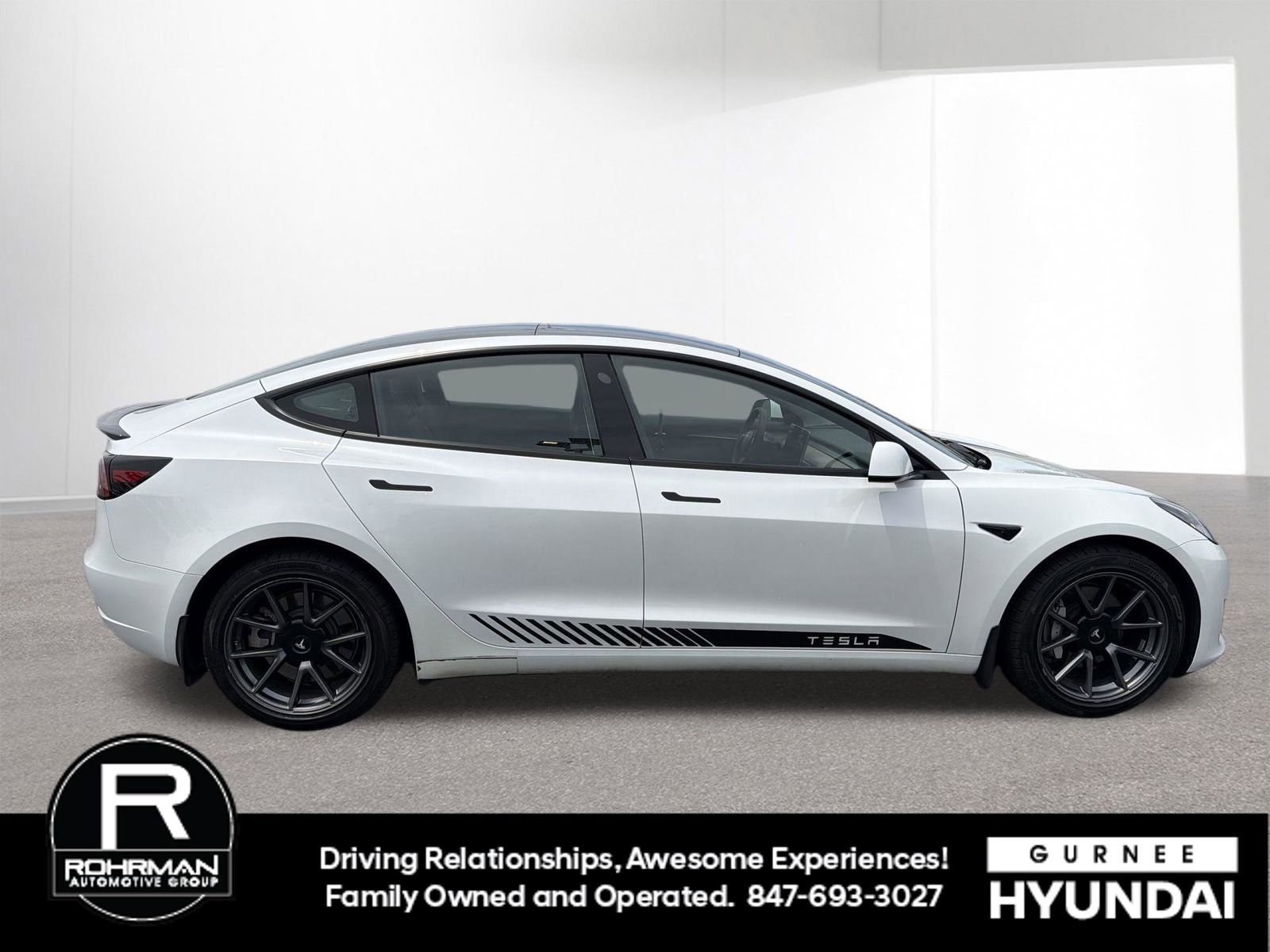 Used 2023 Tesla Model 3 Standard Range RWD image 9