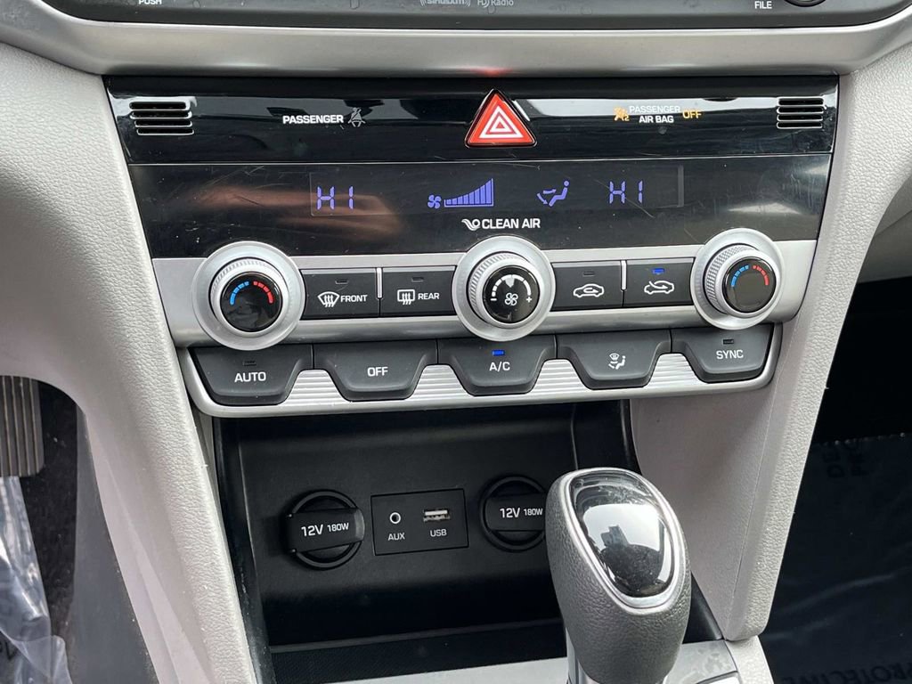 Used 2020 Hyundai Elantra SEL image 25