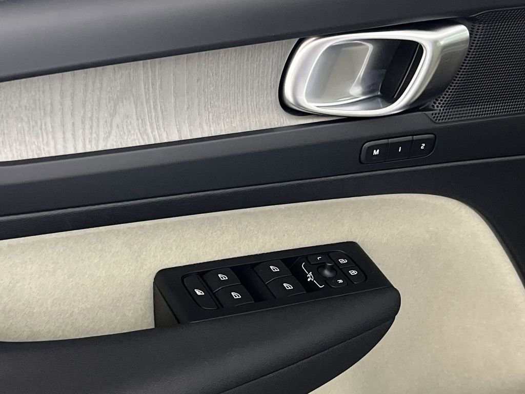 New 2026 Volvo XC40 B5 Plus w/ Protection Package Premier image 12