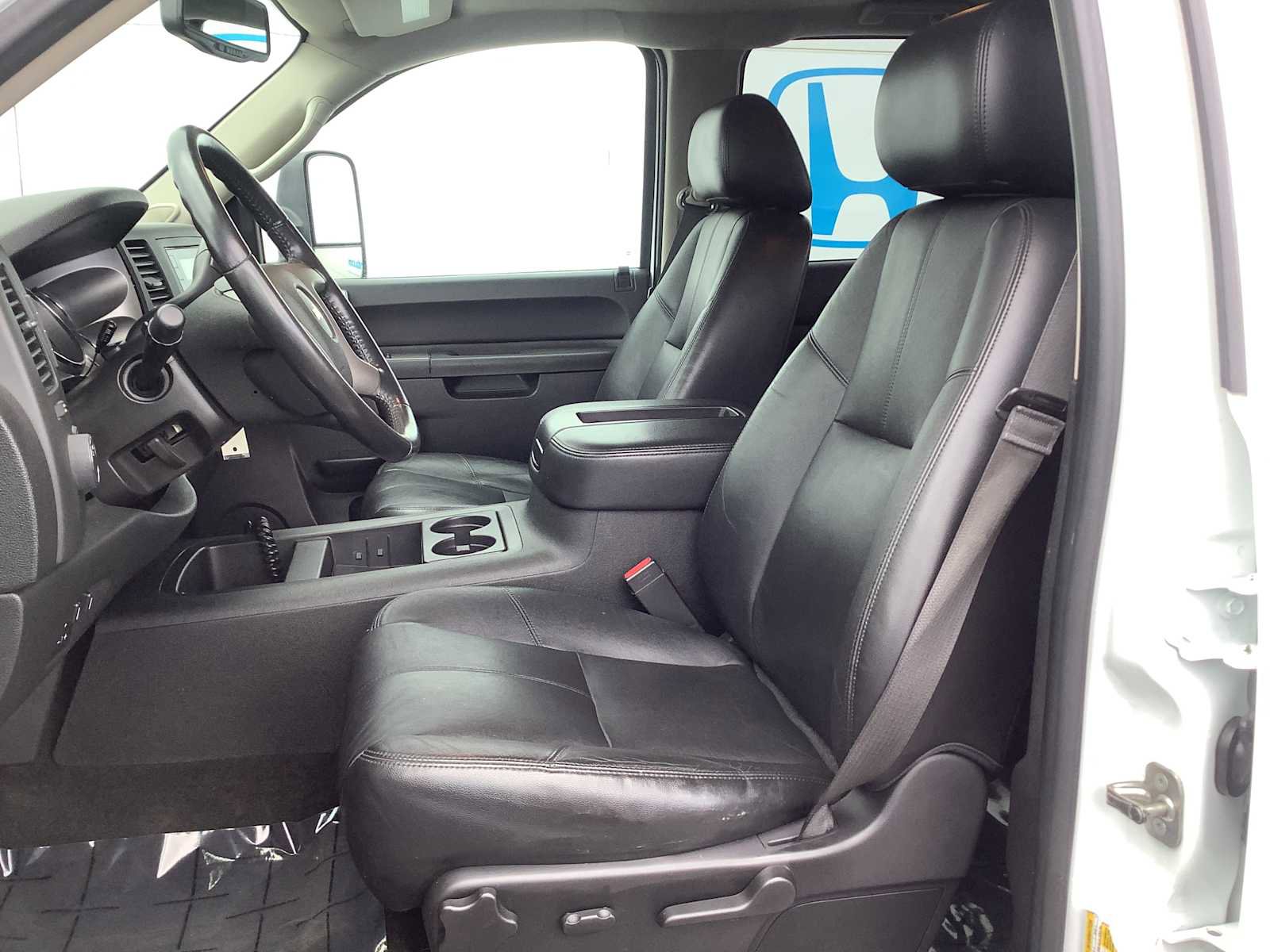 Used 2013 Chevrolet Silverado 2500 LT w/ Custom Sport Truck Package image 11