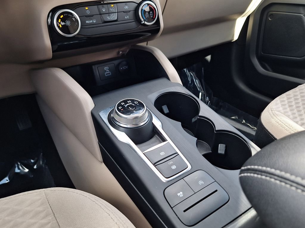 Used 2022 Ford Escape SE image 23