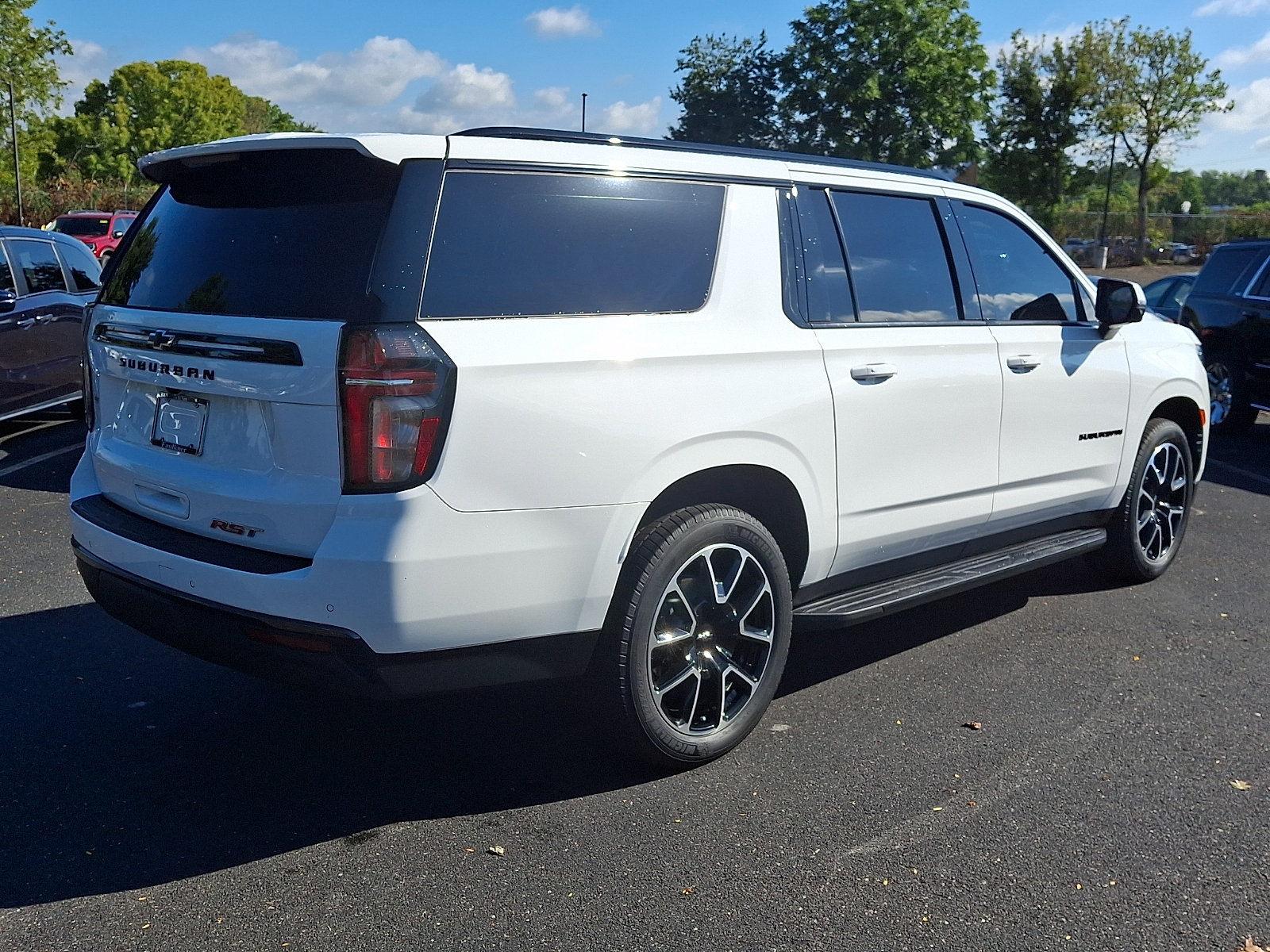 Used 2021 Chevrolet Suburban RST w/ Luxury Package AWD/4WD image 6