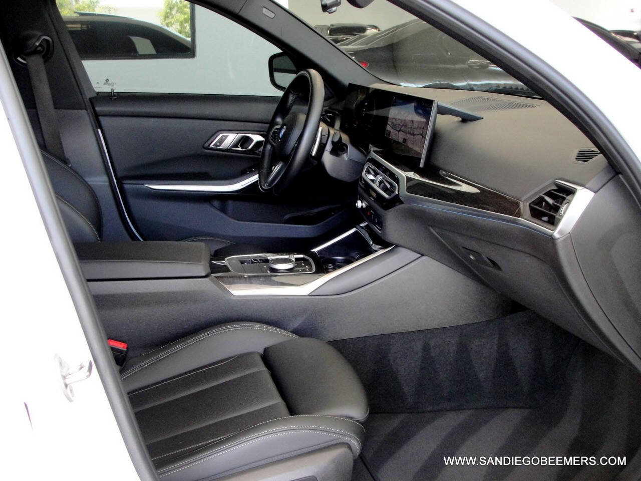Used 2023 BMW 330i Sedan w/ M Sport Package RWD image 36