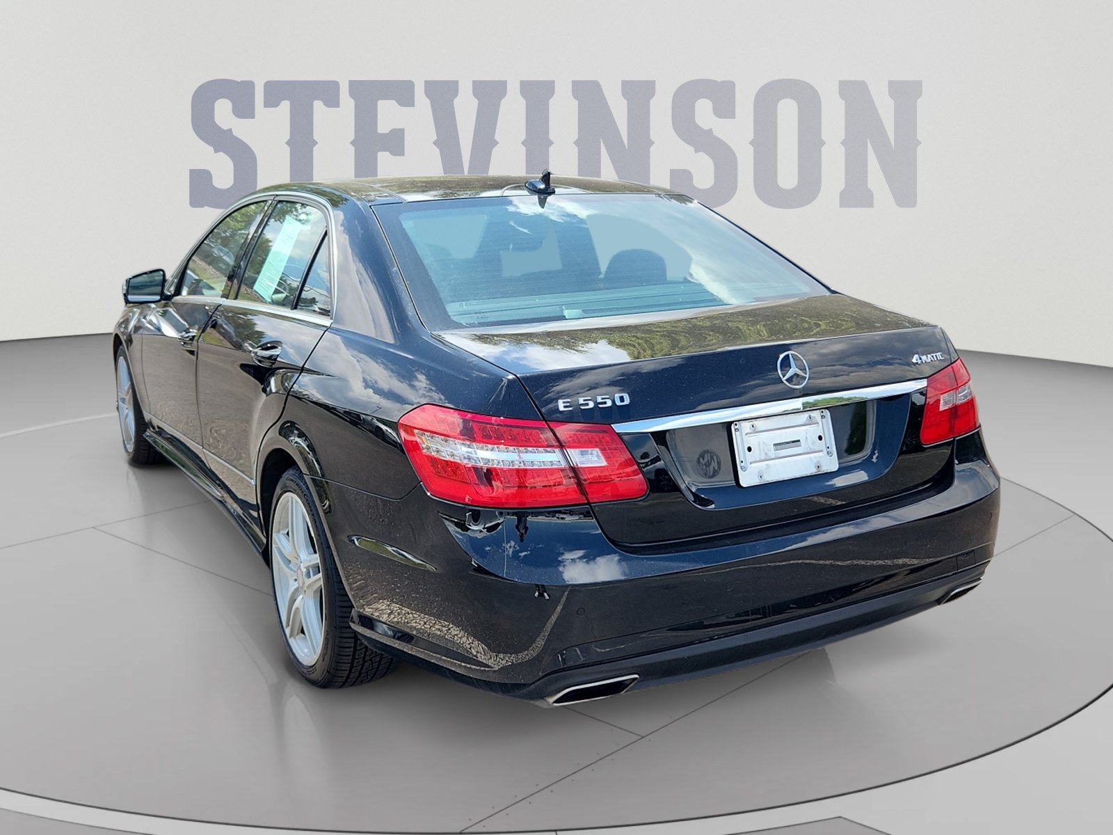 Used 2011 Mercedes-Benz E 550 4MATIC Sedan image 3