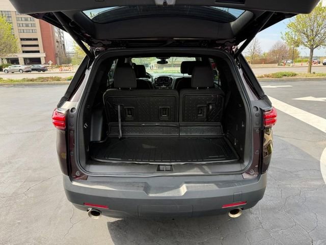 Used 2023 Chevrolet Traverse LT image 5