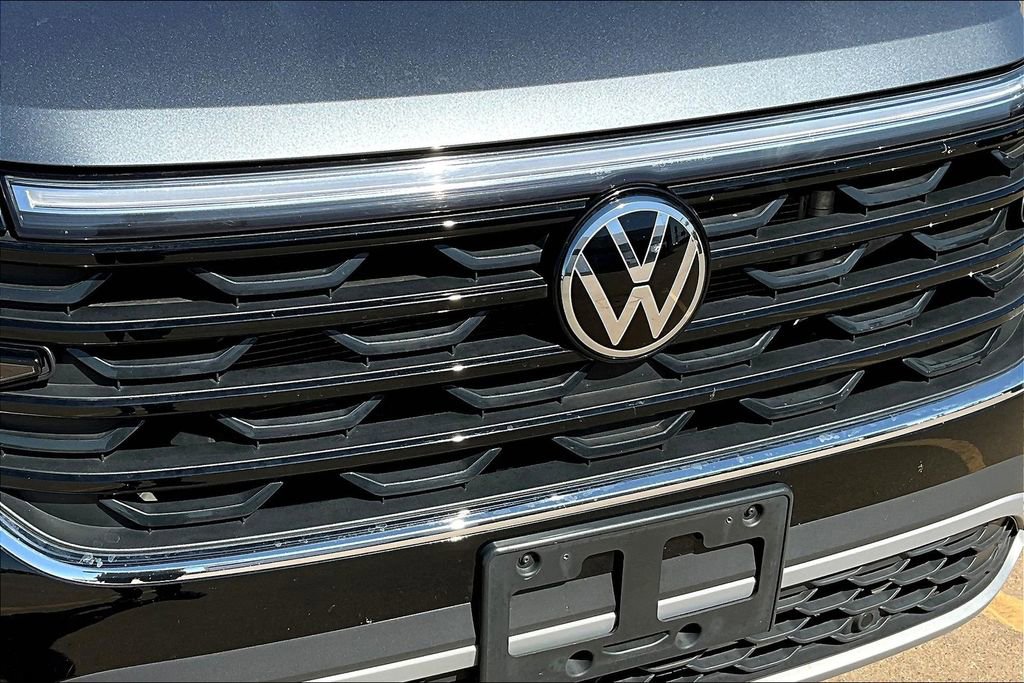 Used 2024 Volkswagen Atlas Cross Sport SE image 36