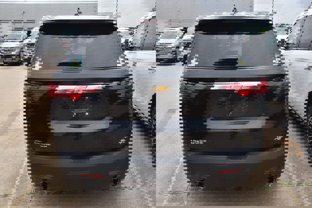 Used 2023 Chevrolet Traverse LS w/ Safety Package image 6