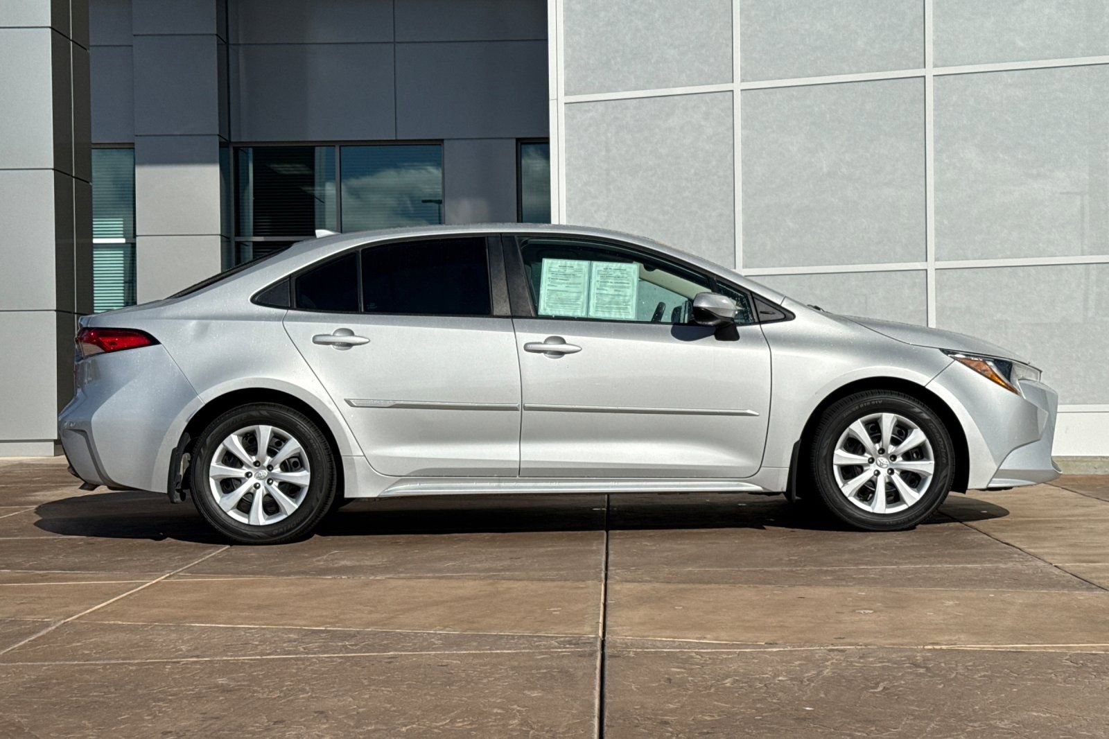 Used 2021 Toyota Corolla LE w/ Carpet Mat Package (TMS) image 3