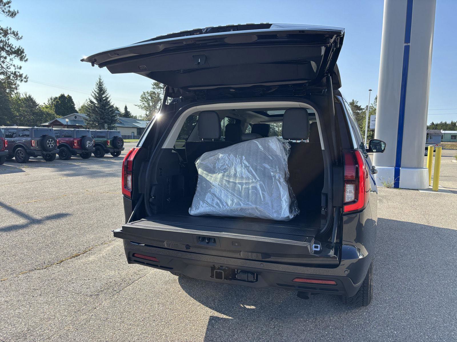 New 2025 Ford Expedition Active image 17