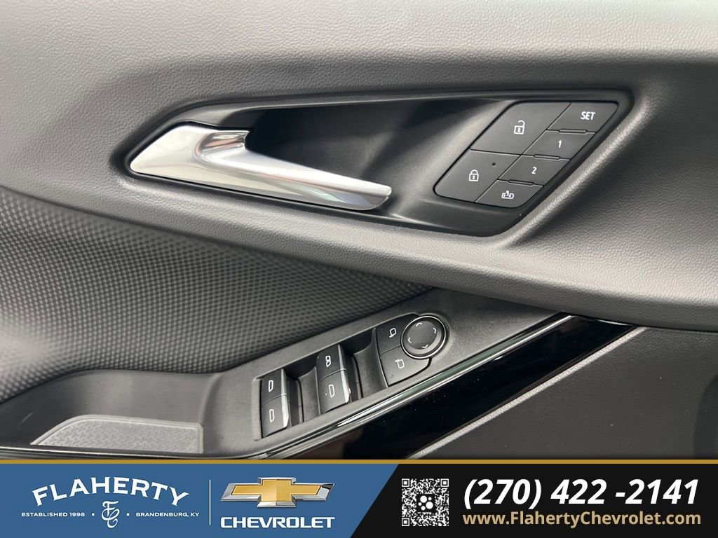 Used 2025 Chevrolet Equinox RS w/ Safety and Technology Package FWD image 22