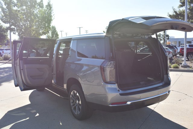 New 2026 Chevrolet Suburban LT w/ Comfort Package image 18