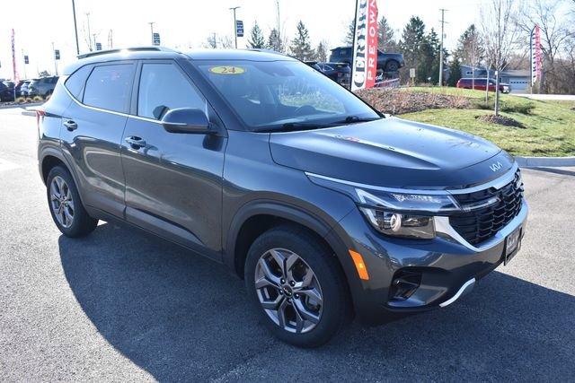 Certified 2024 Kia Seltos S image 11