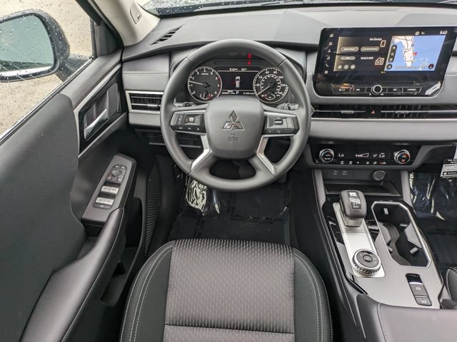New 2026 Mitsubishi Outlander ES FWD image 15