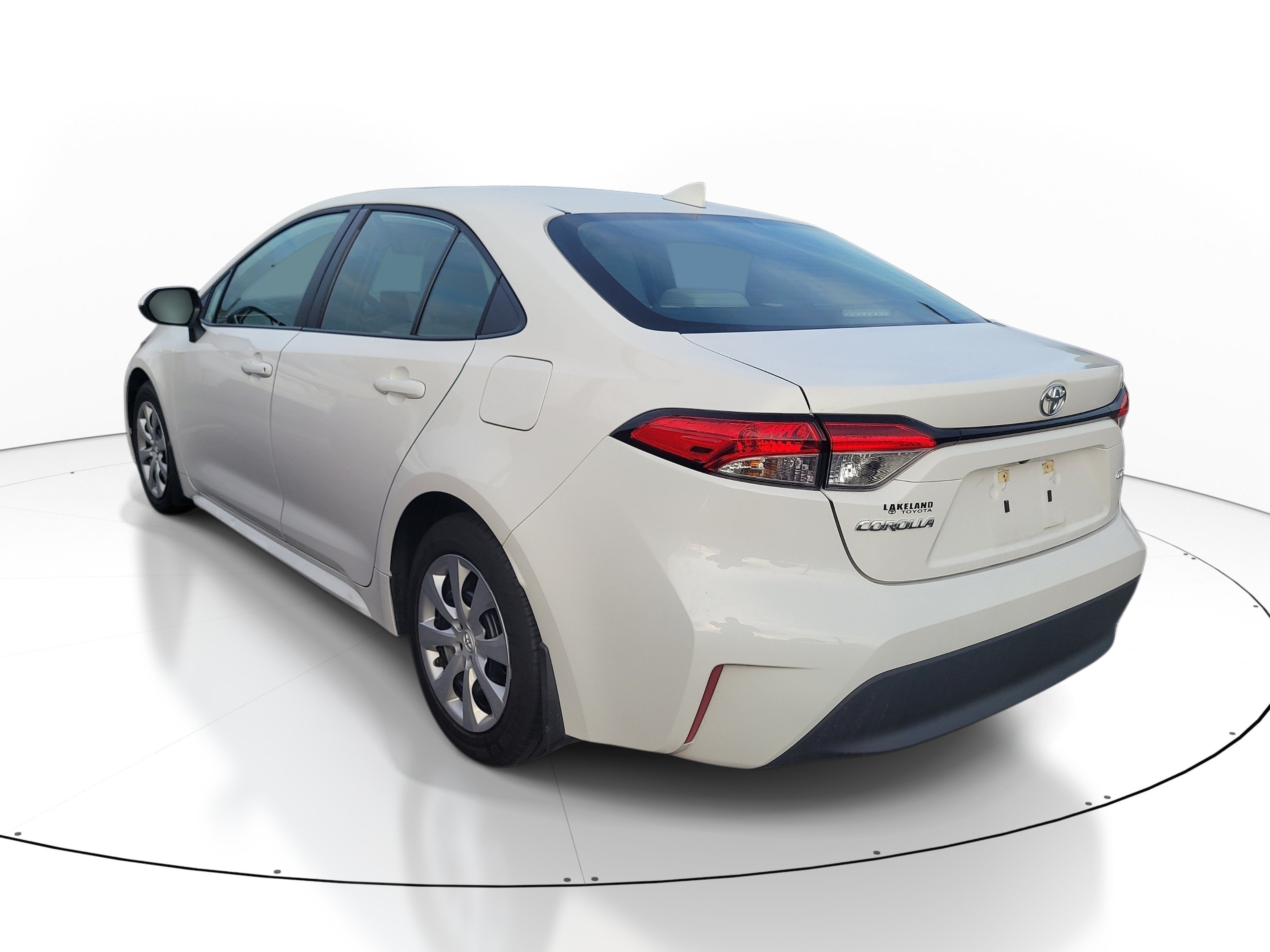 Certified 2025 Toyota Corolla LE FWD image 5