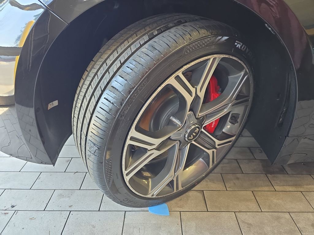 Used 2021 Kia Stinger GT image 31