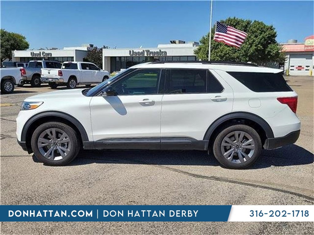 Used 2023 Ford Explorer XLT w/ Equipment Group 202A image 2