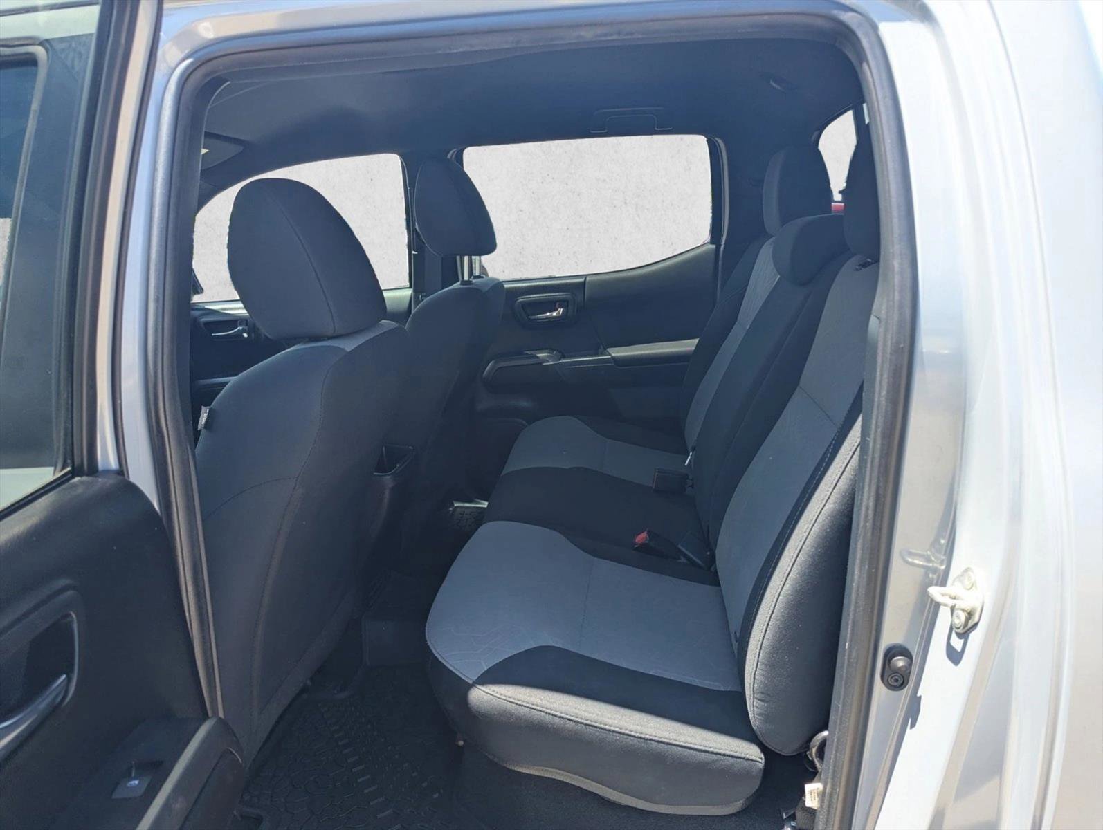 Used 2020 Toyota Tacoma TRD Off-Road AWD/4WD image 16