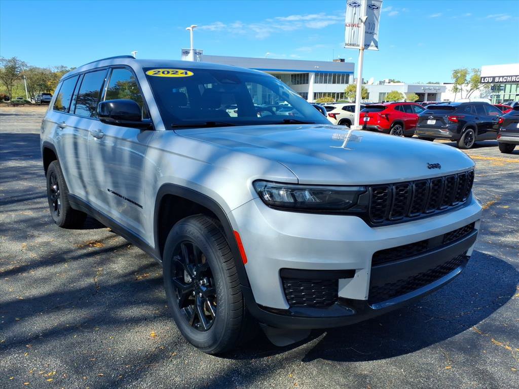 Used 2024 Jeep Grand Cherokee L Laredo