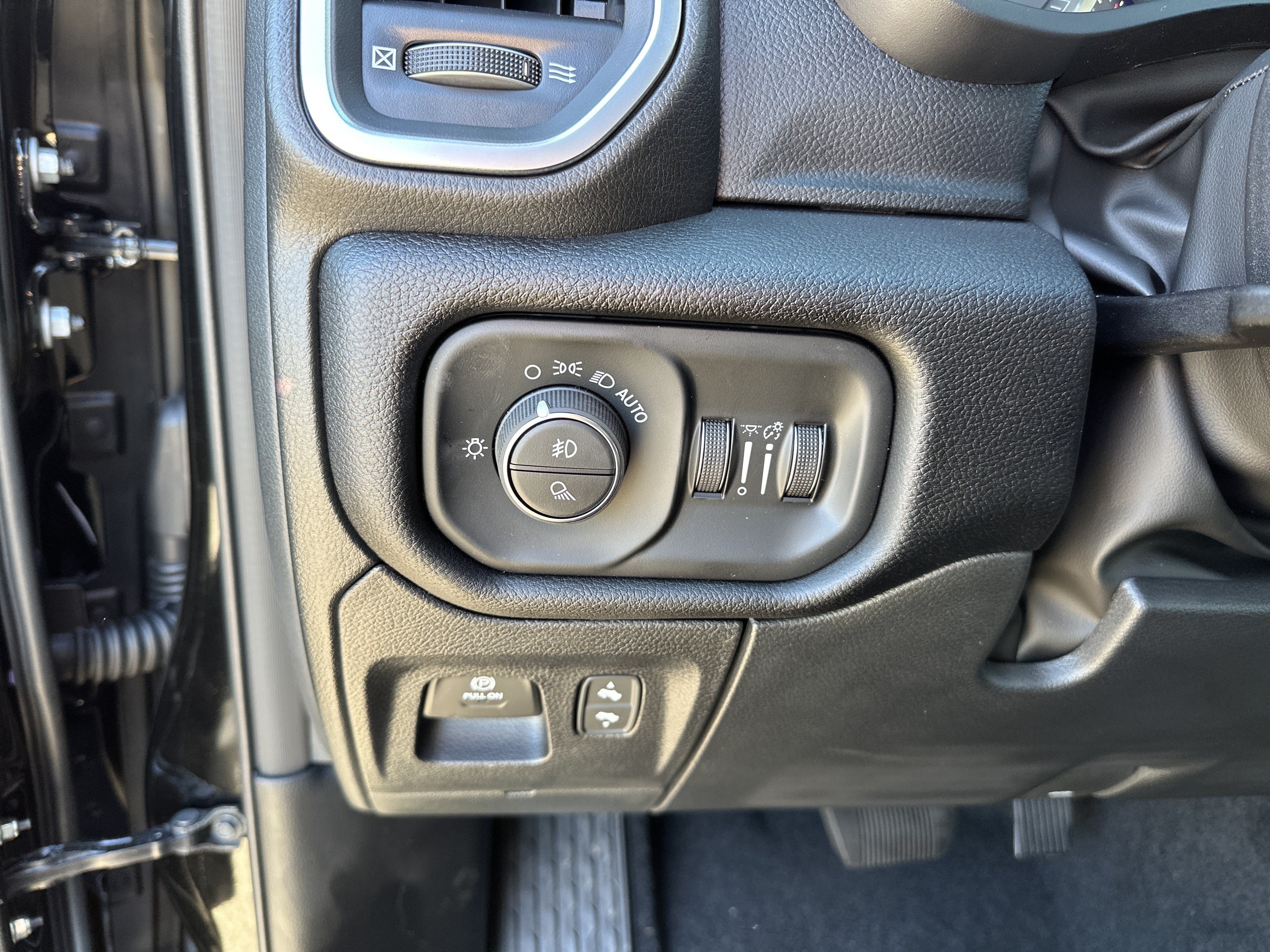 New 2026 RAM 1500 Big Horn AWD/4WD image 31
